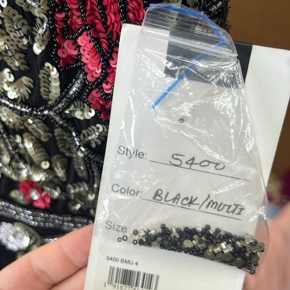 Mac Duggal 5400 NWT Black/Multi EMBELLISHED FLORAL SEQUINED GOWN - Picture 8 of 10